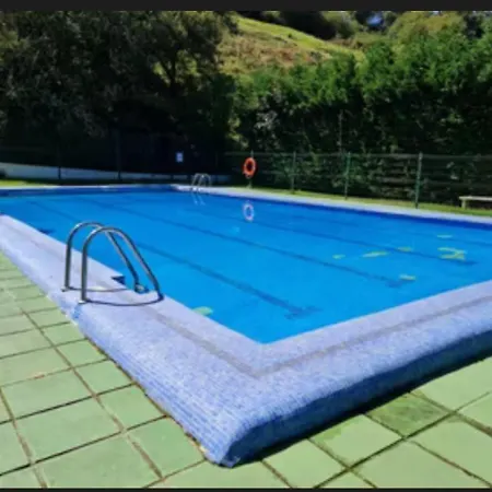 En Zona De Playa Con Piscina Y Aparcamiento Apartment *
