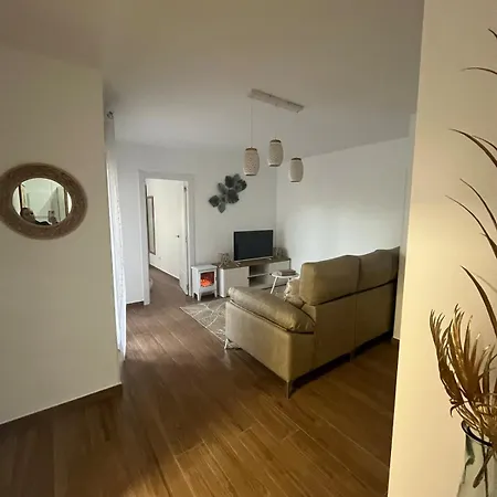 En Zona De Playa Con Piscina Y Aparcamiento Apartment