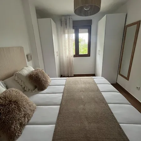 En Zona De Playa Con Piscina Y Aparcamiento Apartment